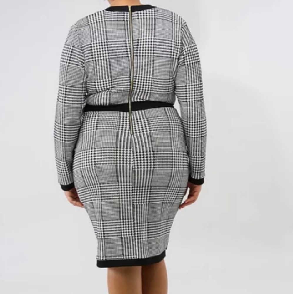 Clothing - Picture 4 of 4